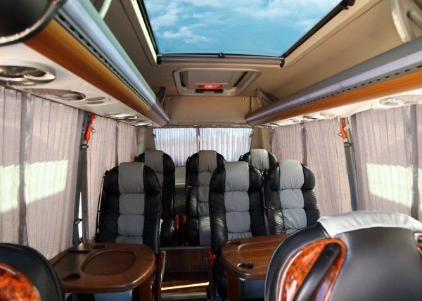Minibús Mercedes Gran Luxe para 9 personas. Imagen 1